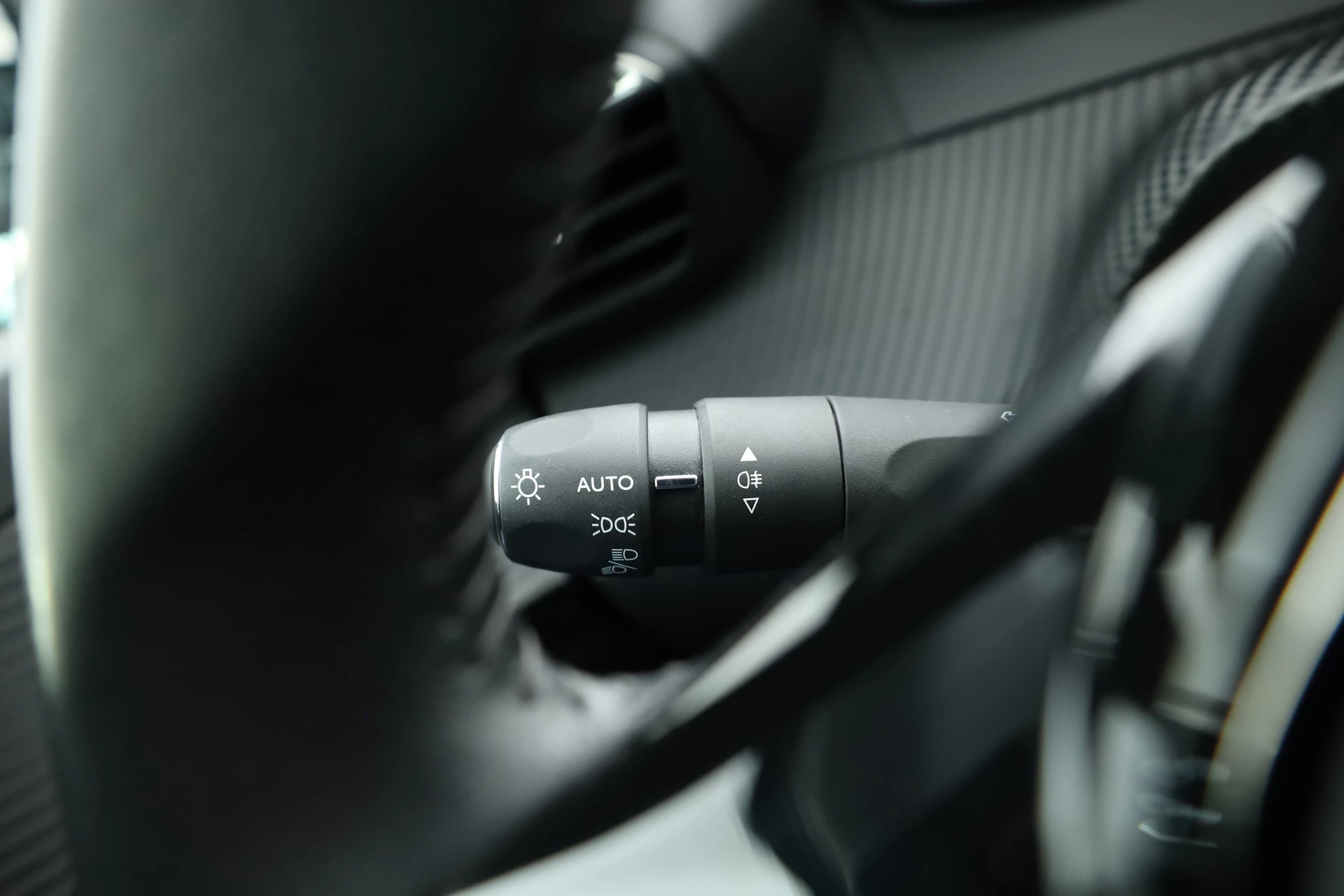 Hoofdafbeelding Peugeot e-208