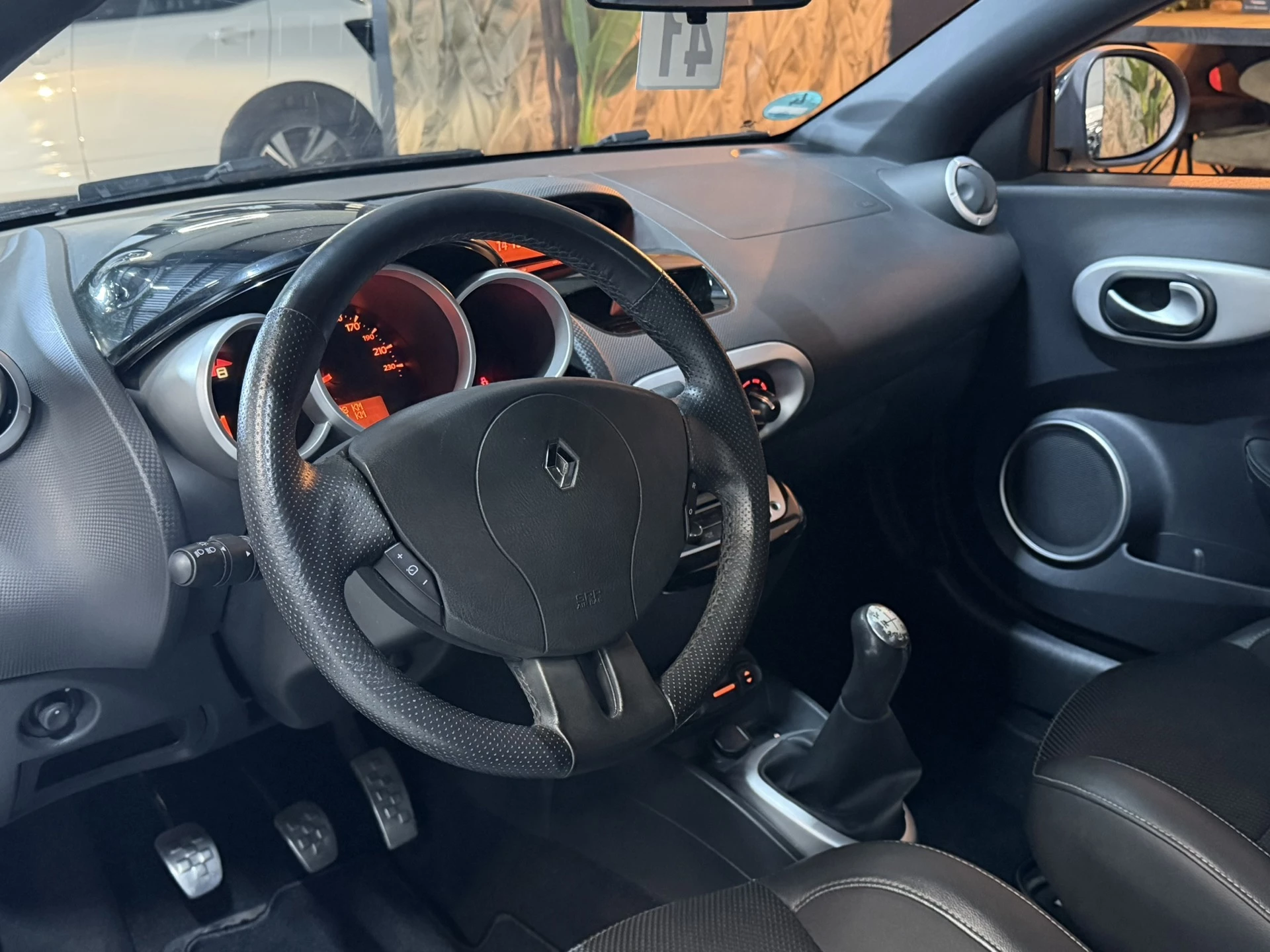 Hoofdafbeelding Renault Wind