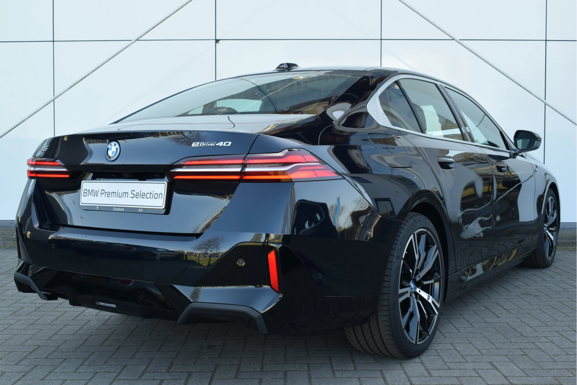 Hoofdafbeelding BMW i5