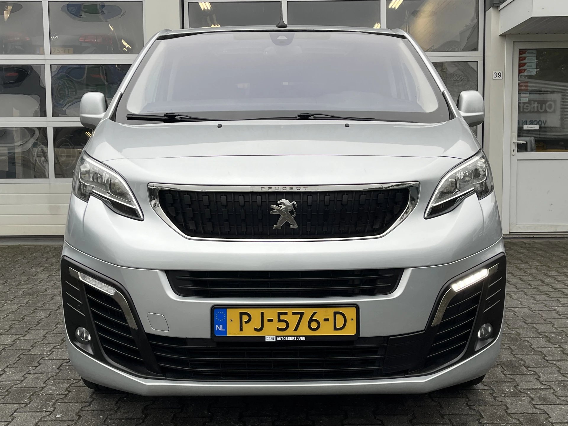 Hoofdafbeelding Peugeot Traveller