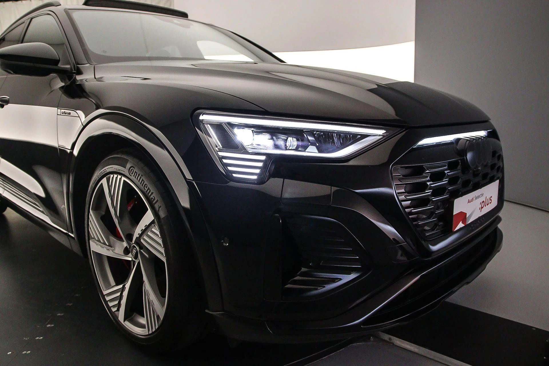 Hoofdafbeelding Audi Q8 e-tron