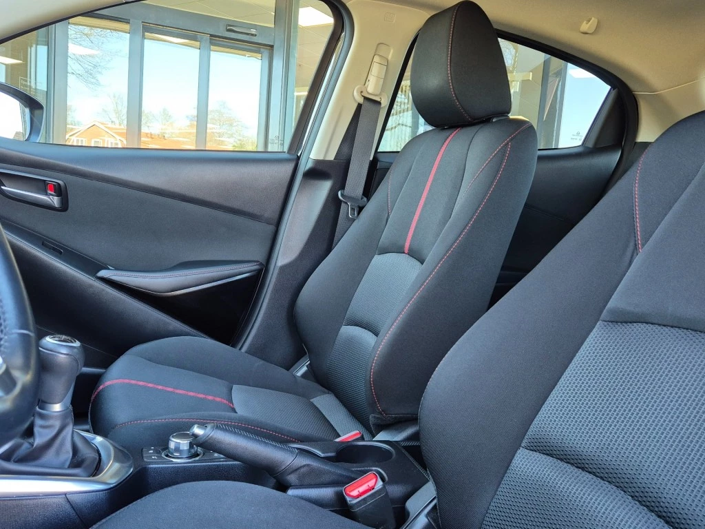 Hoofdafbeelding Mazda 2