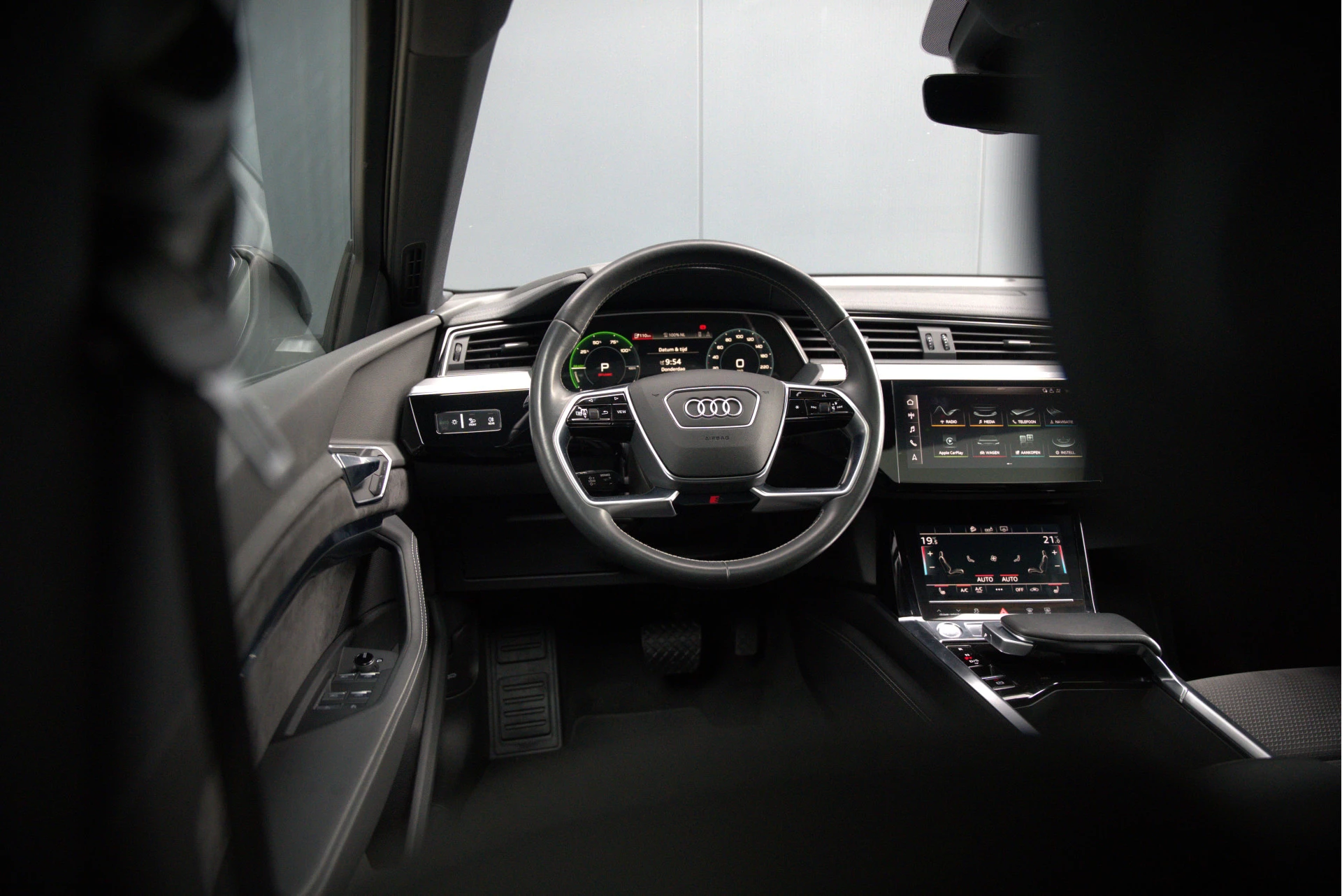 Hoofdafbeelding Audi e-tron