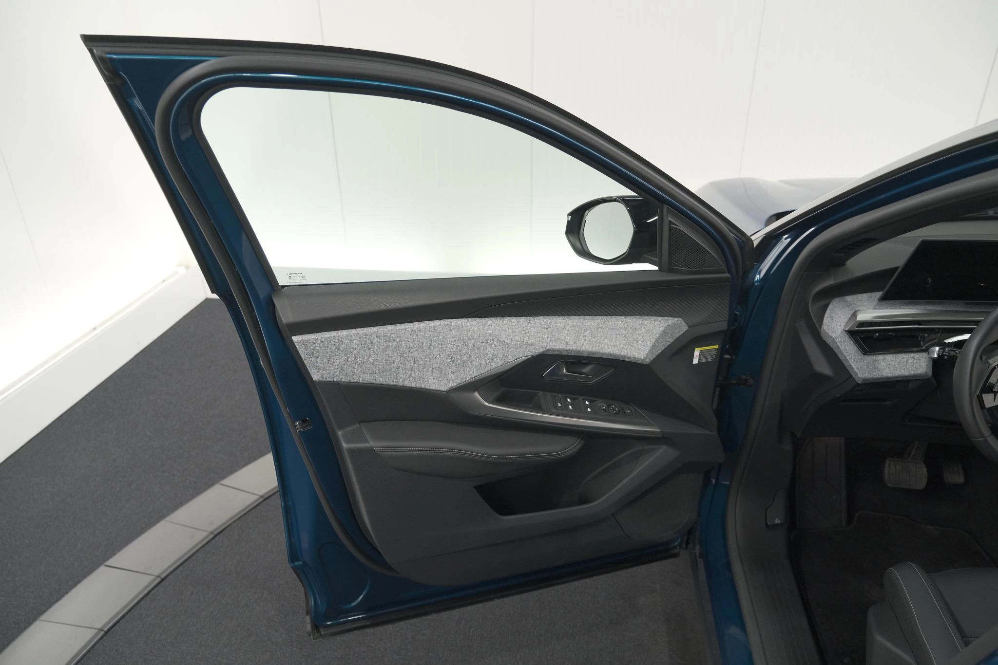 Hoofdafbeelding Peugeot e-3008