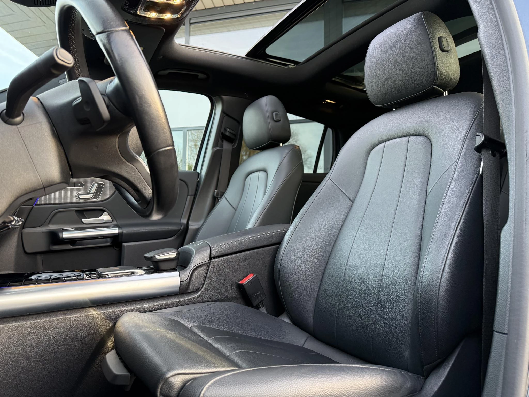 Hoofdafbeelding Mercedes-Benz EQA