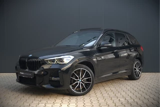 Hoofdafbeelding BMW X1 BMW X1 xDrive25e eDrive Edition M Sport | Panoramadak | Leer | Head-Up Display | Camera | Shadowline | Keyless | Cruise Control | Navigatie Prof. | Stoelverwarming | Elek. Achterklep | Ambiance Verlichting