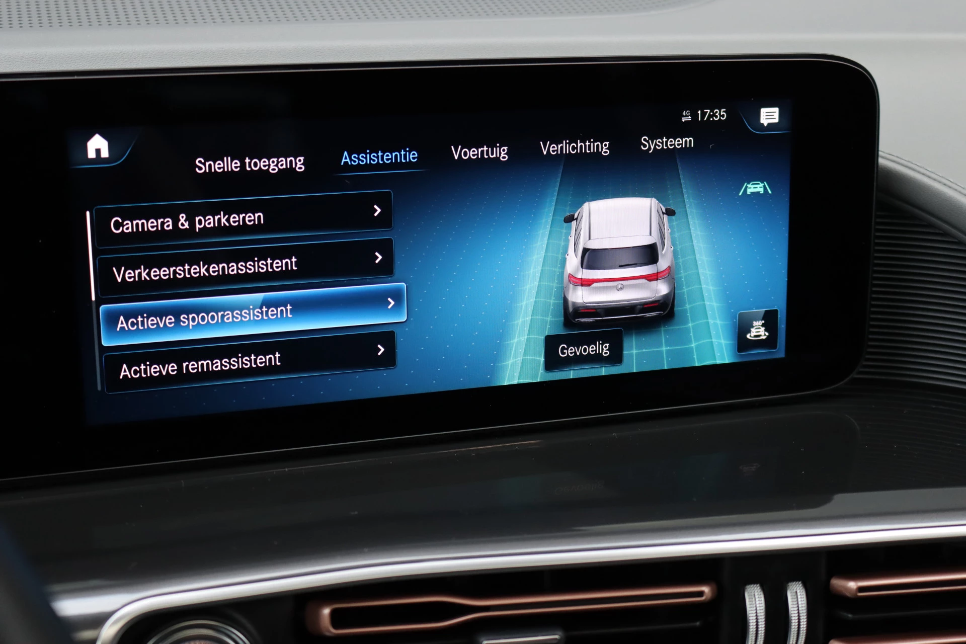 Hoofdafbeelding Mercedes-Benz EQC