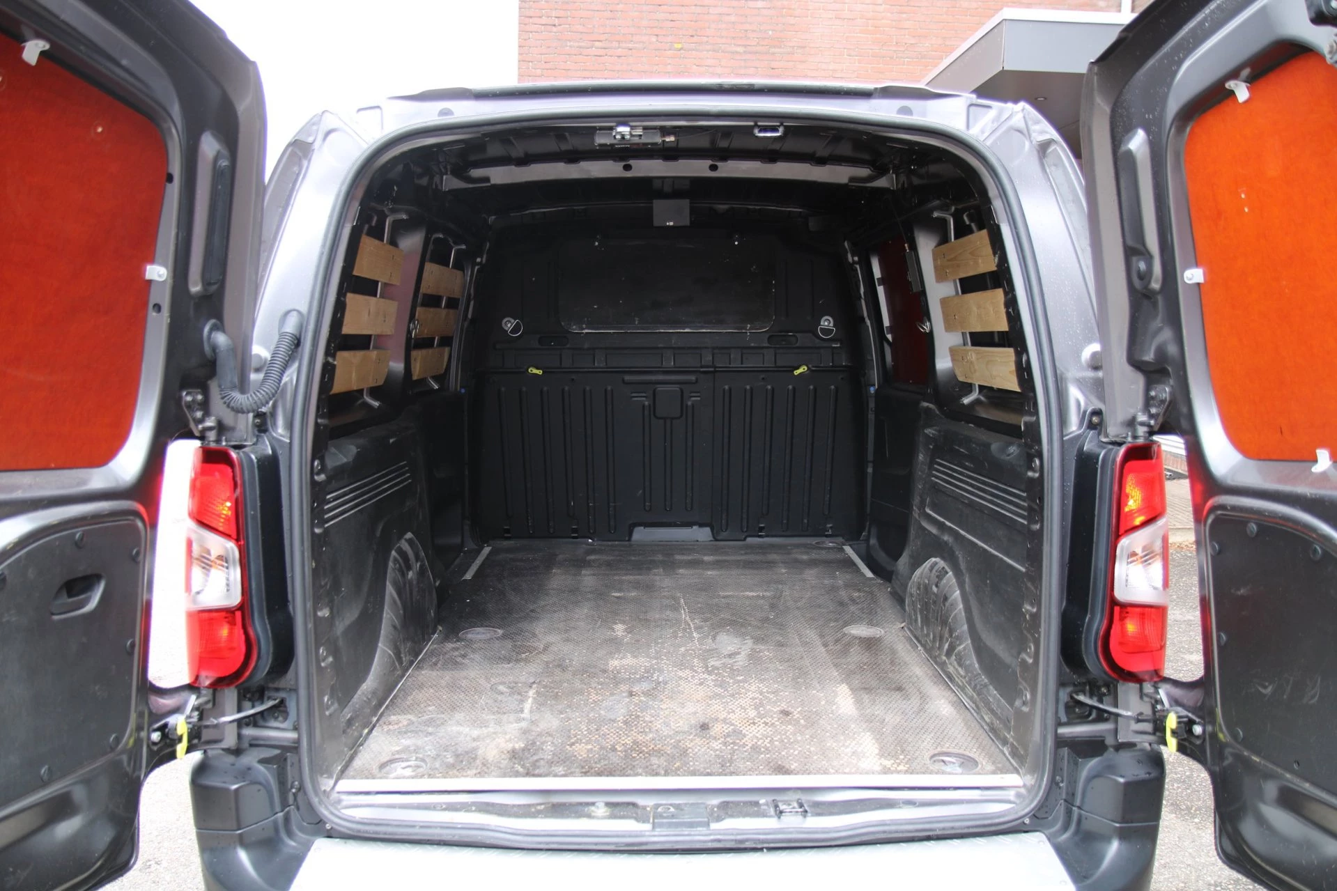 Hoofdafbeelding Peugeot Partner