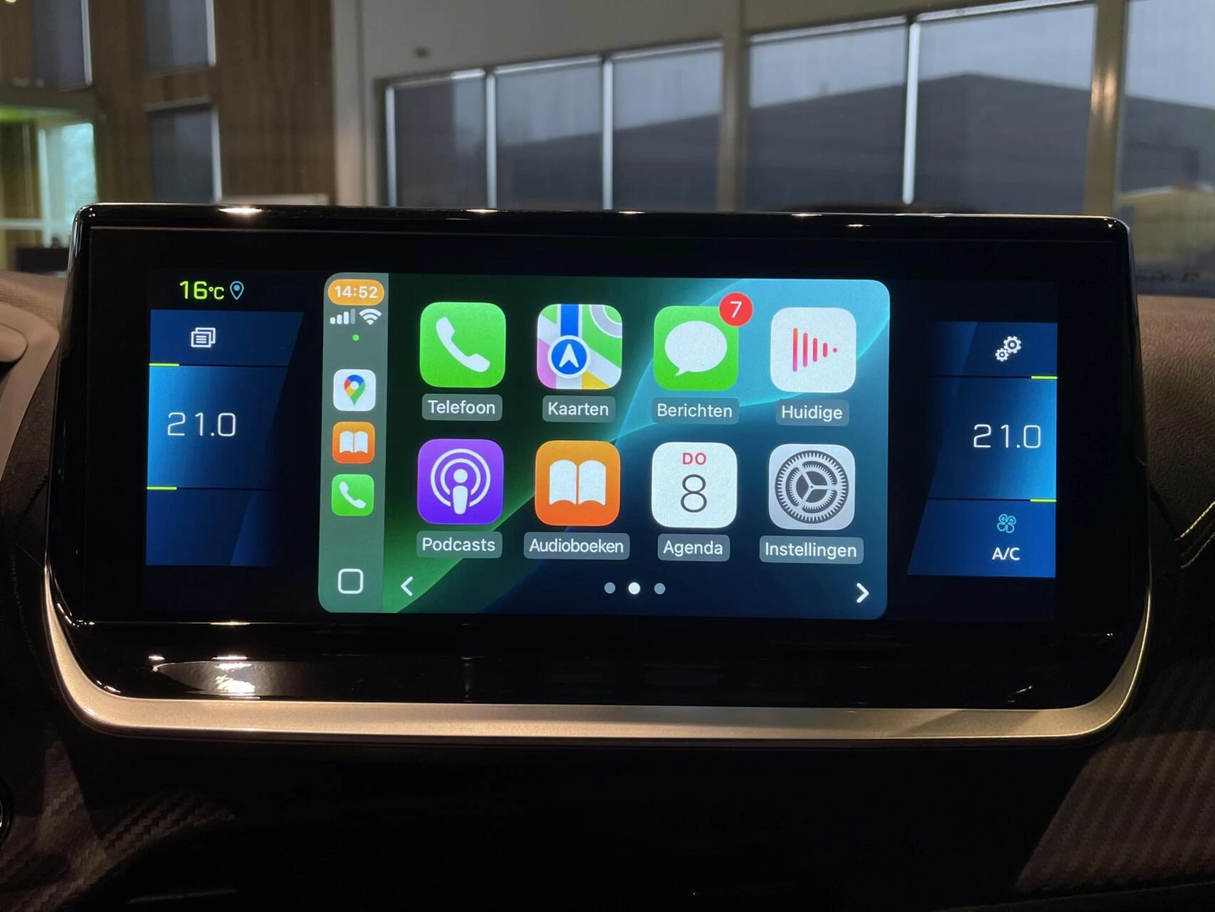 Hoofdafbeelding Peugeot e-2008