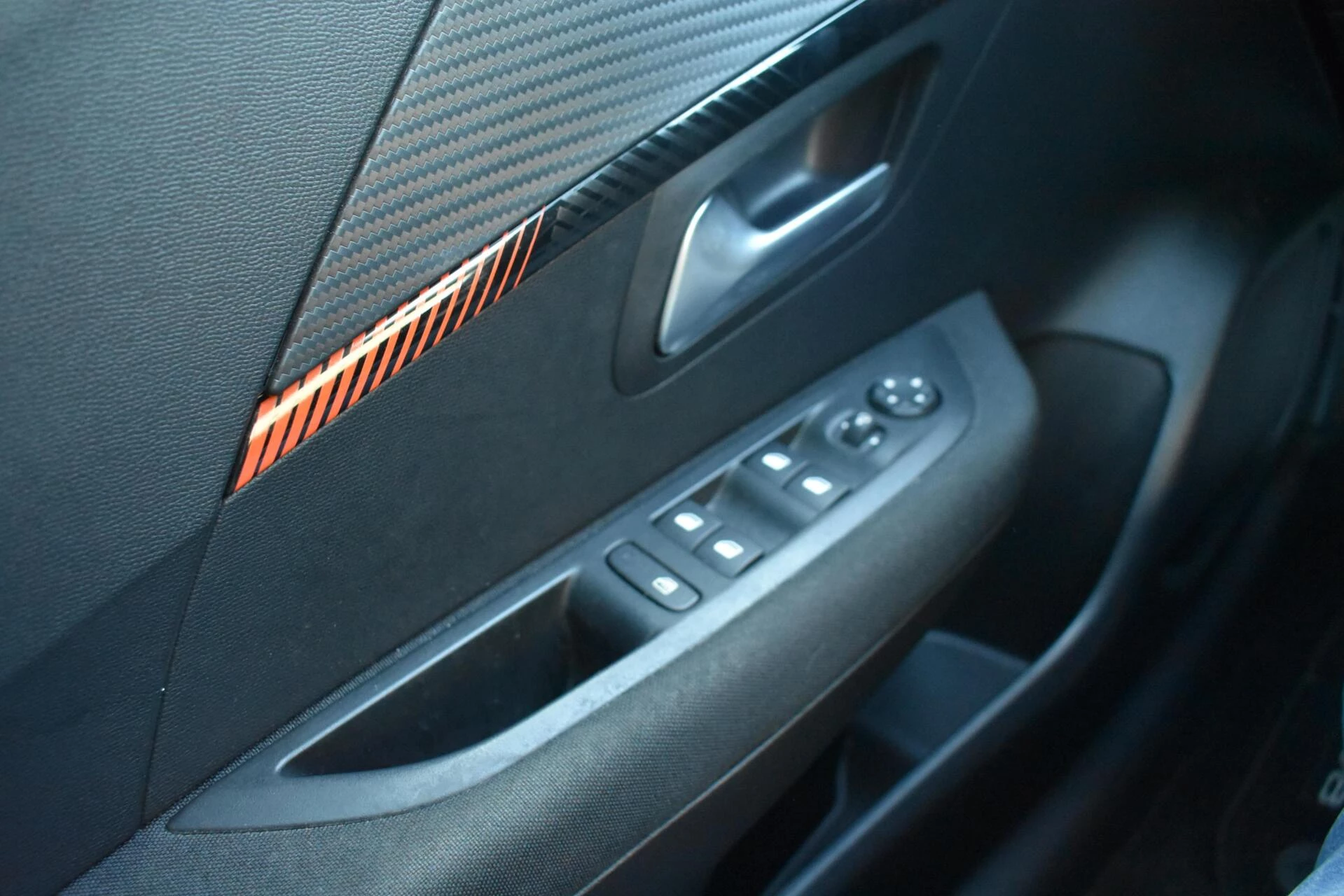 Hoofdafbeelding Peugeot e-208