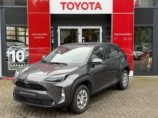 Hoofdafbeelding Toyota Yaris Cross Toyota Yaris Cross 1.5 Hybrid 115 APPLE/ANDROID AUTO CRUISE ADAPTIEF DIGITAAL DISPLAY ALL SEASON BANDEN CAMERA CLIMA