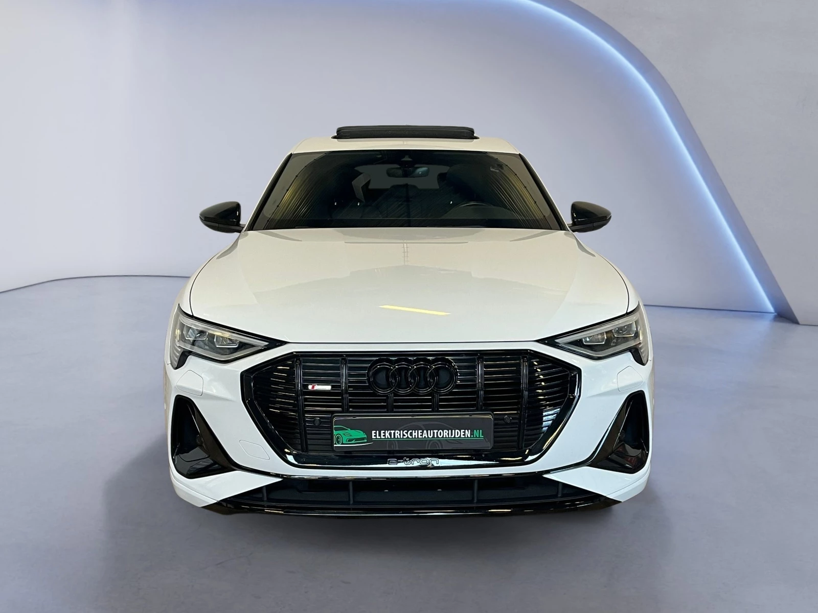 Hoofdafbeelding Audi e-tron