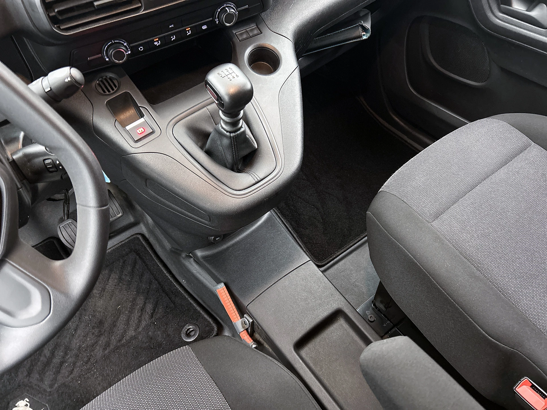 Hoofdafbeelding Peugeot Partner