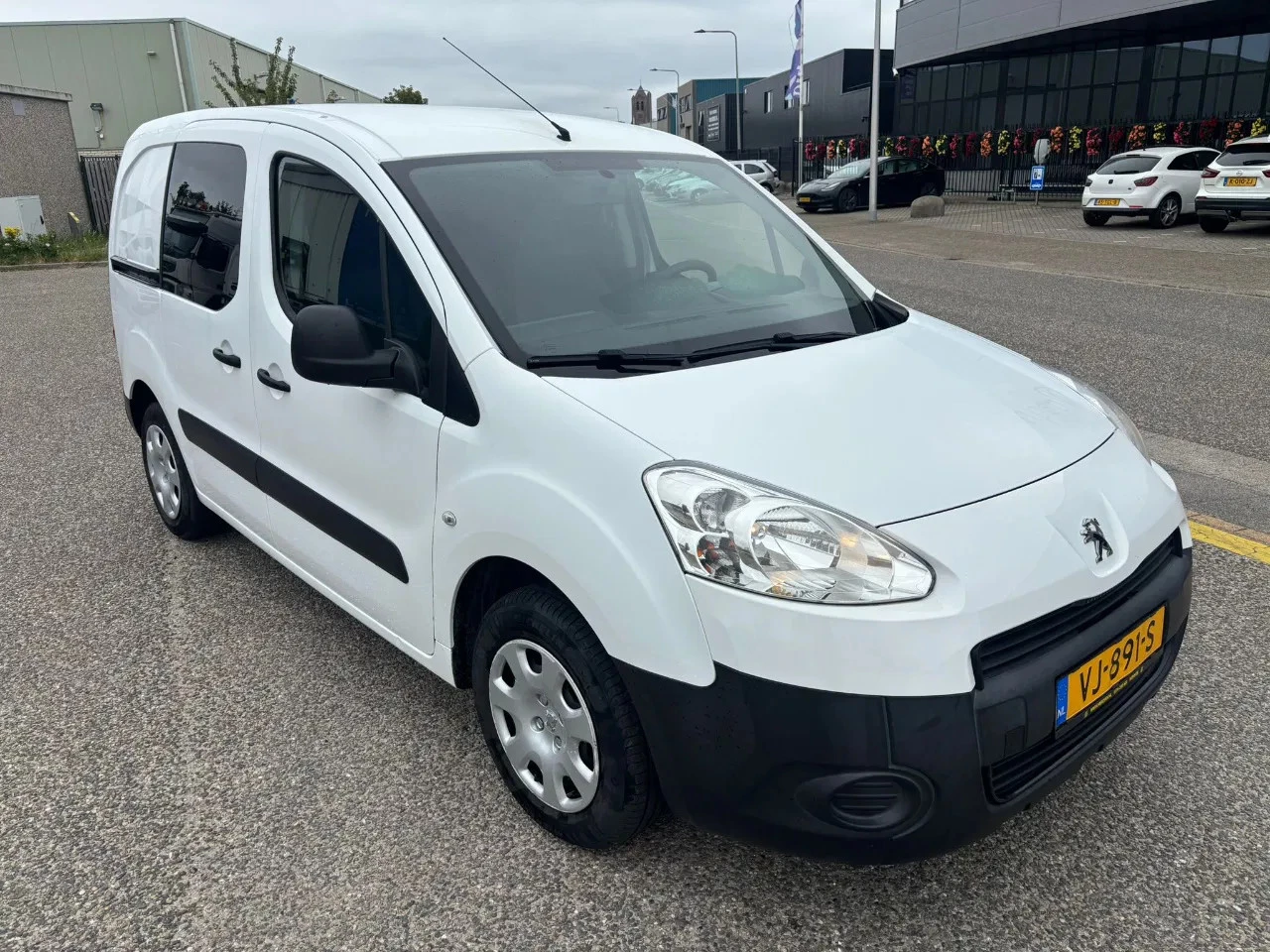 Hoofdafbeelding Peugeot Partner