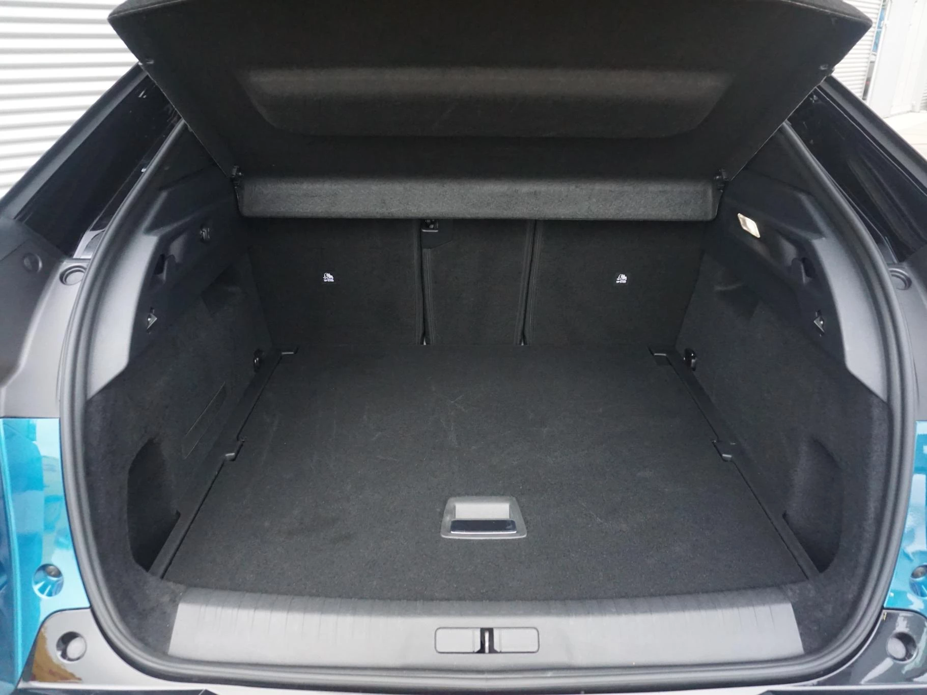 Hoofdafbeelding Peugeot e-3008