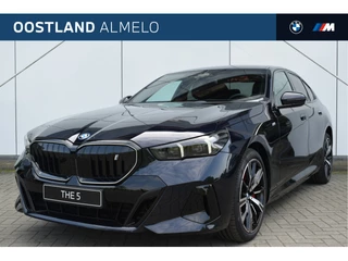 BMW i5 eDrive40 M Sport / Trekhaak / Adaptieve LED / Comfort Access / Stoelventilatie / Parking Assistant Plus / Stuurverwarming