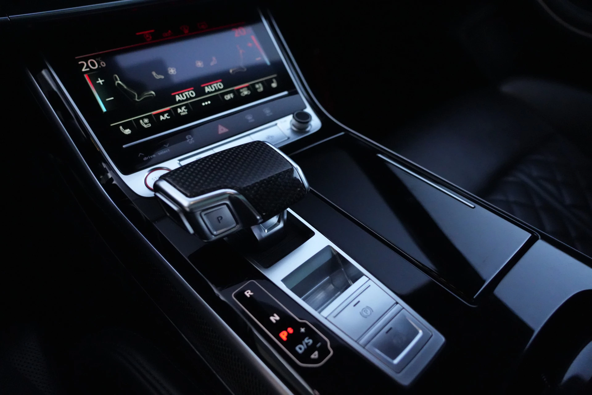 Hoofdafbeelding Audi S8