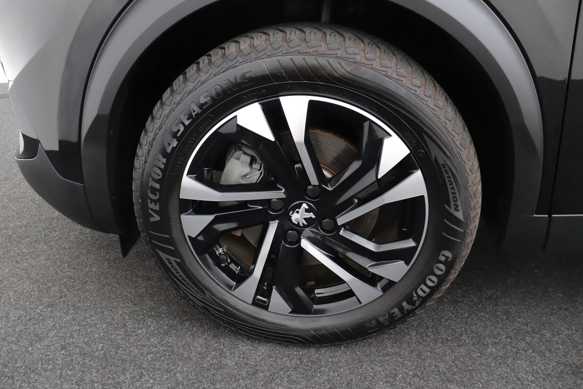 Hoofdafbeelding Peugeot e-2008