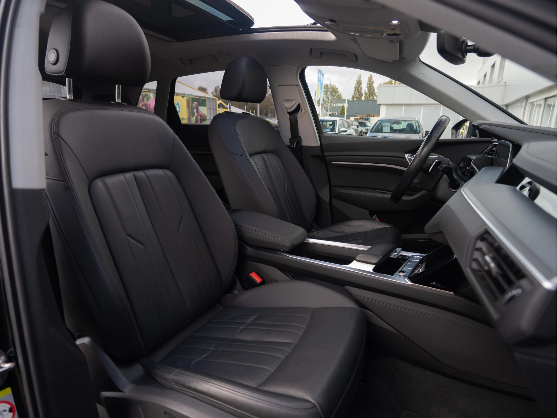 Hoofdafbeelding Audi e-tron