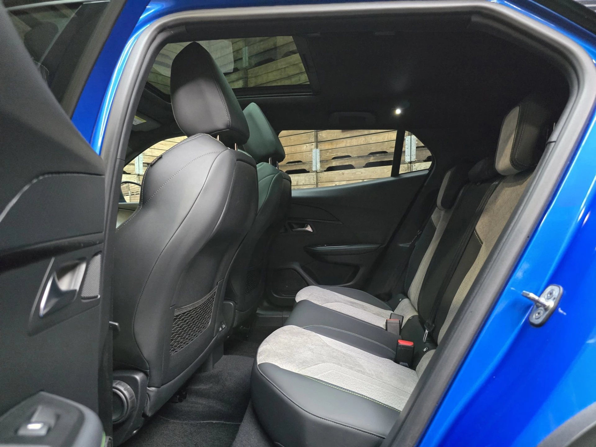 Hoofdafbeelding Peugeot e-2008