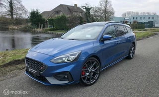 Ford Focus Wagon 2.3 EcoBoost ST-3 / Pano / HUD / Navi / Cam