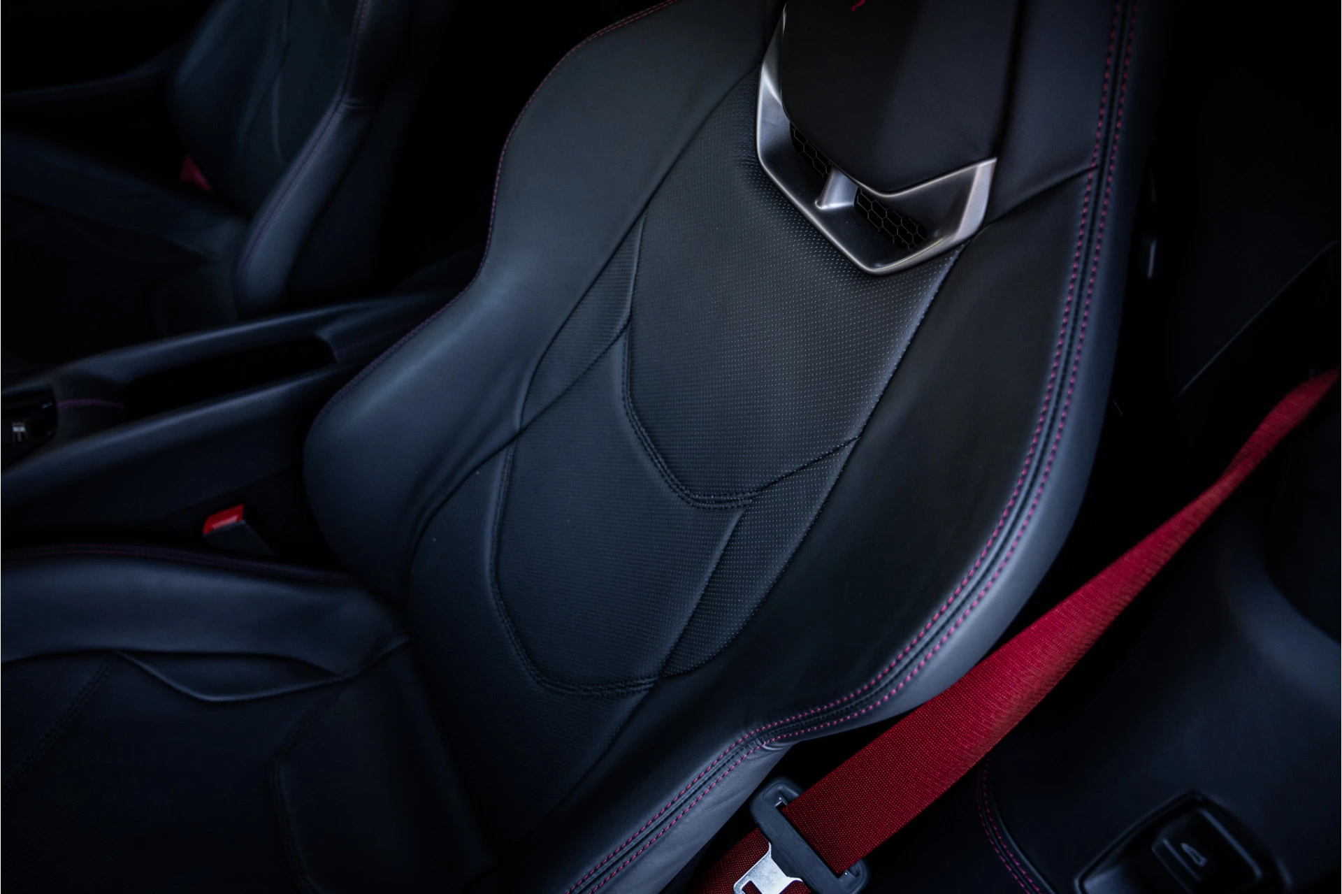 Hoofdafbeelding Ferrari 296