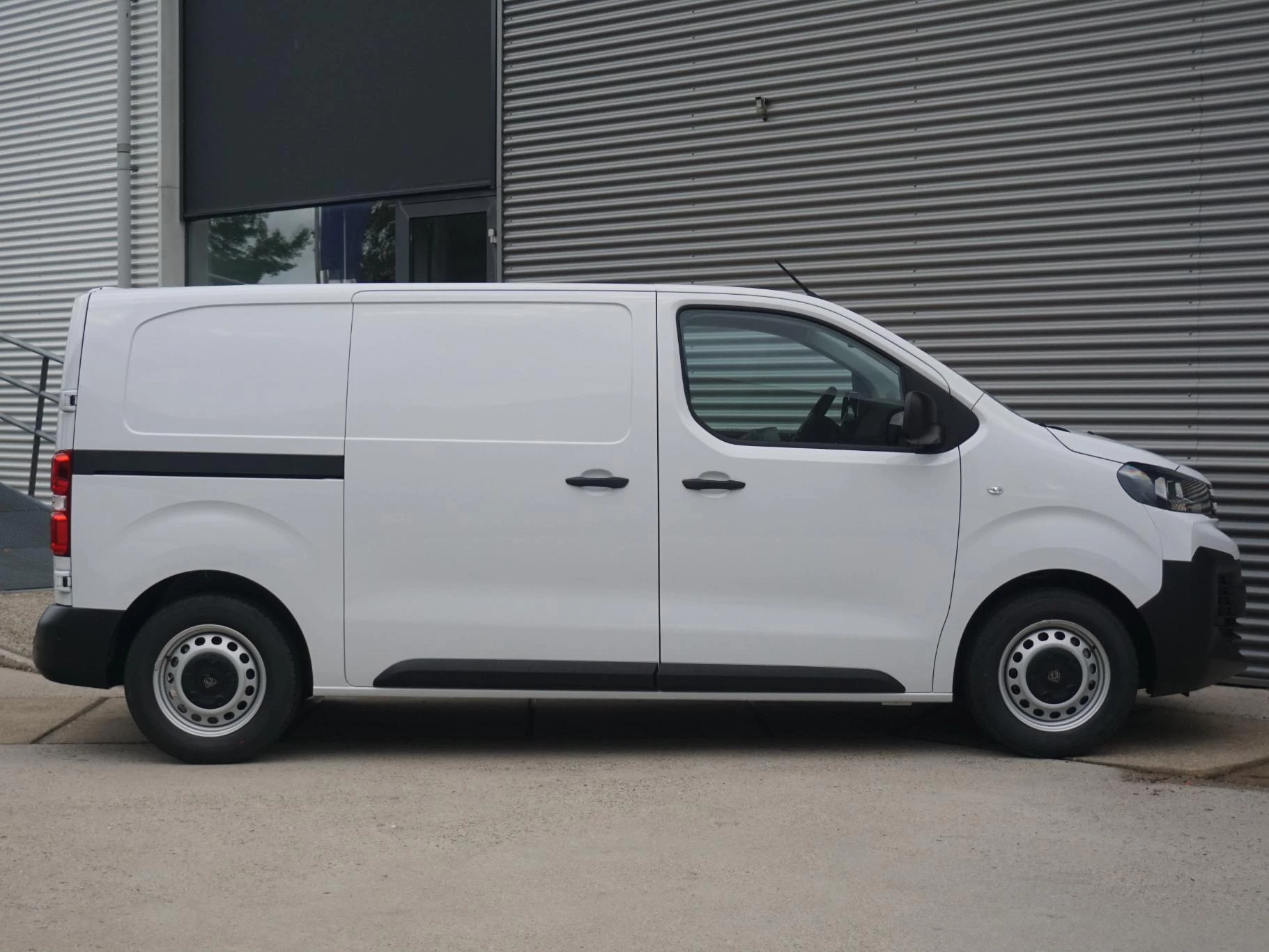 Hoofdafbeelding Peugeot e-Expert