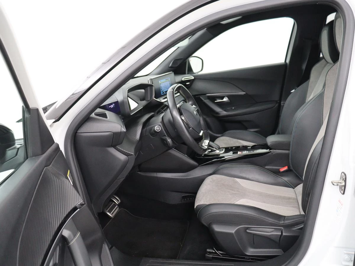 Hoofdafbeelding Peugeot e-2008