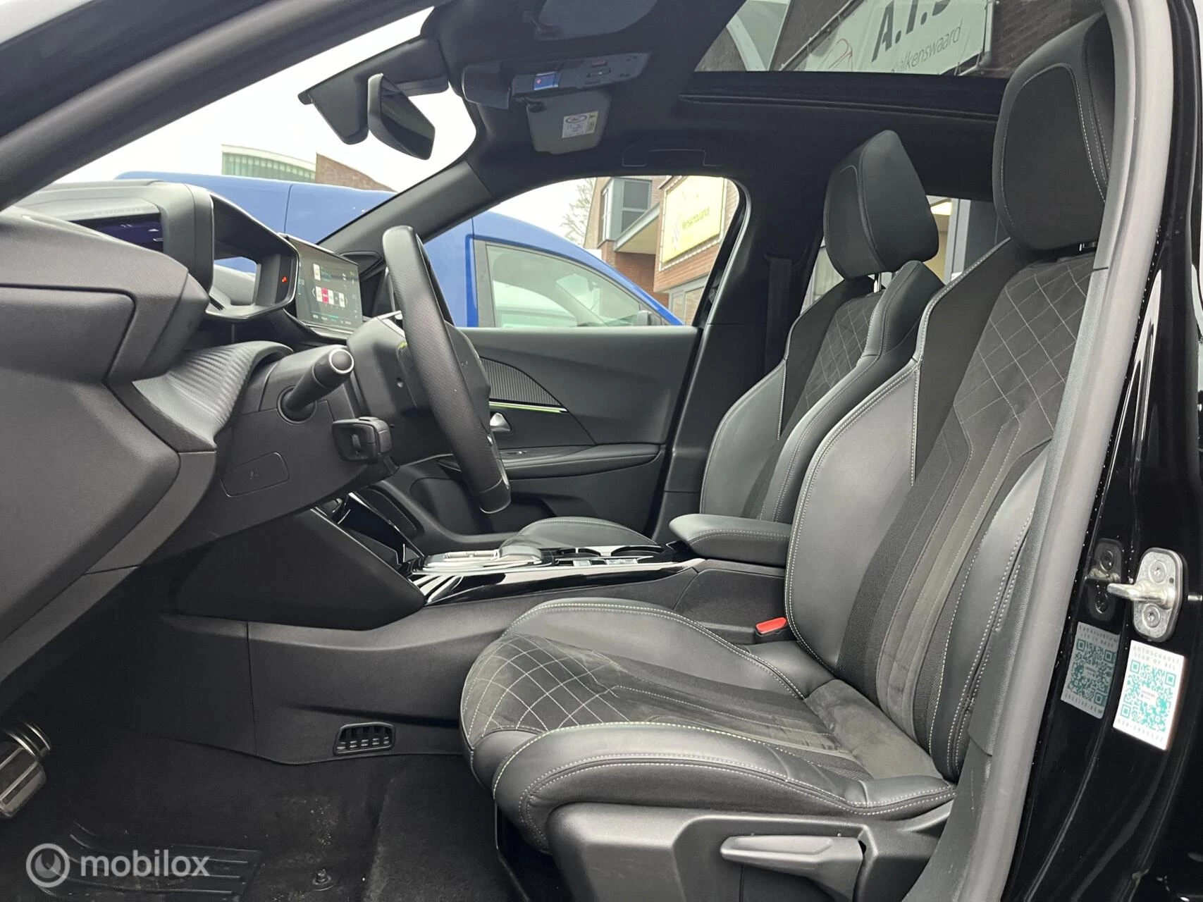 Hoofdafbeelding Peugeot e-2008