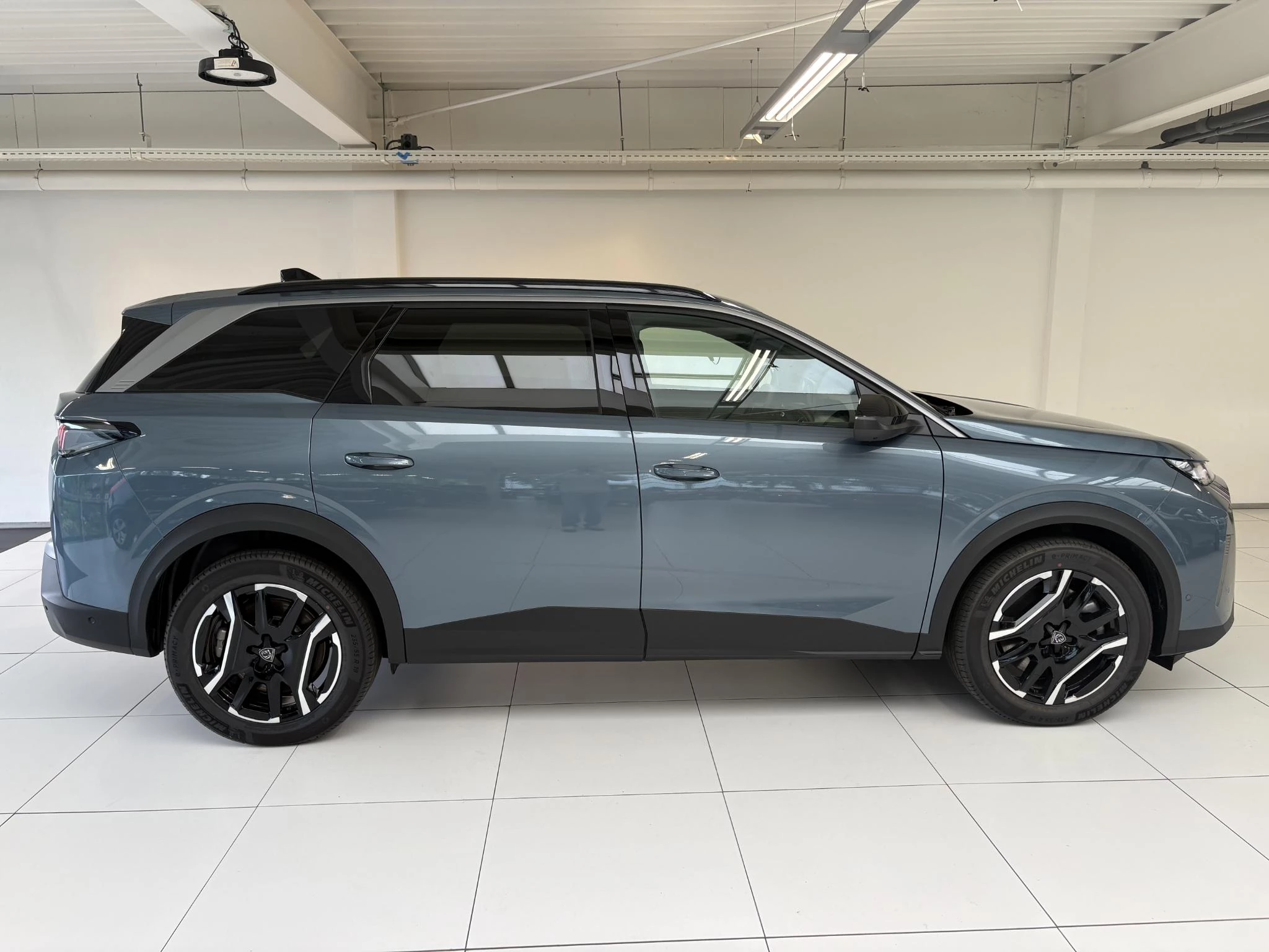 Hoofdafbeelding Peugeot e-5008