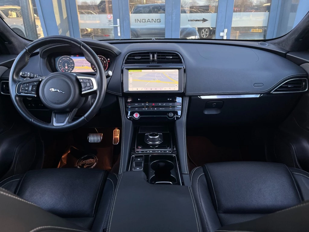 Hoofdafbeelding Jaguar F-PACE