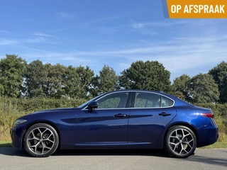 Hoofdafbeelding Alfa Romeo Giulia Alfa Romeo Giulia 2.0T RWD Veloce stoelen, 19inch, 86dkm,