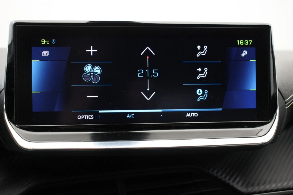 Hoofdafbeelding Peugeot e-2008