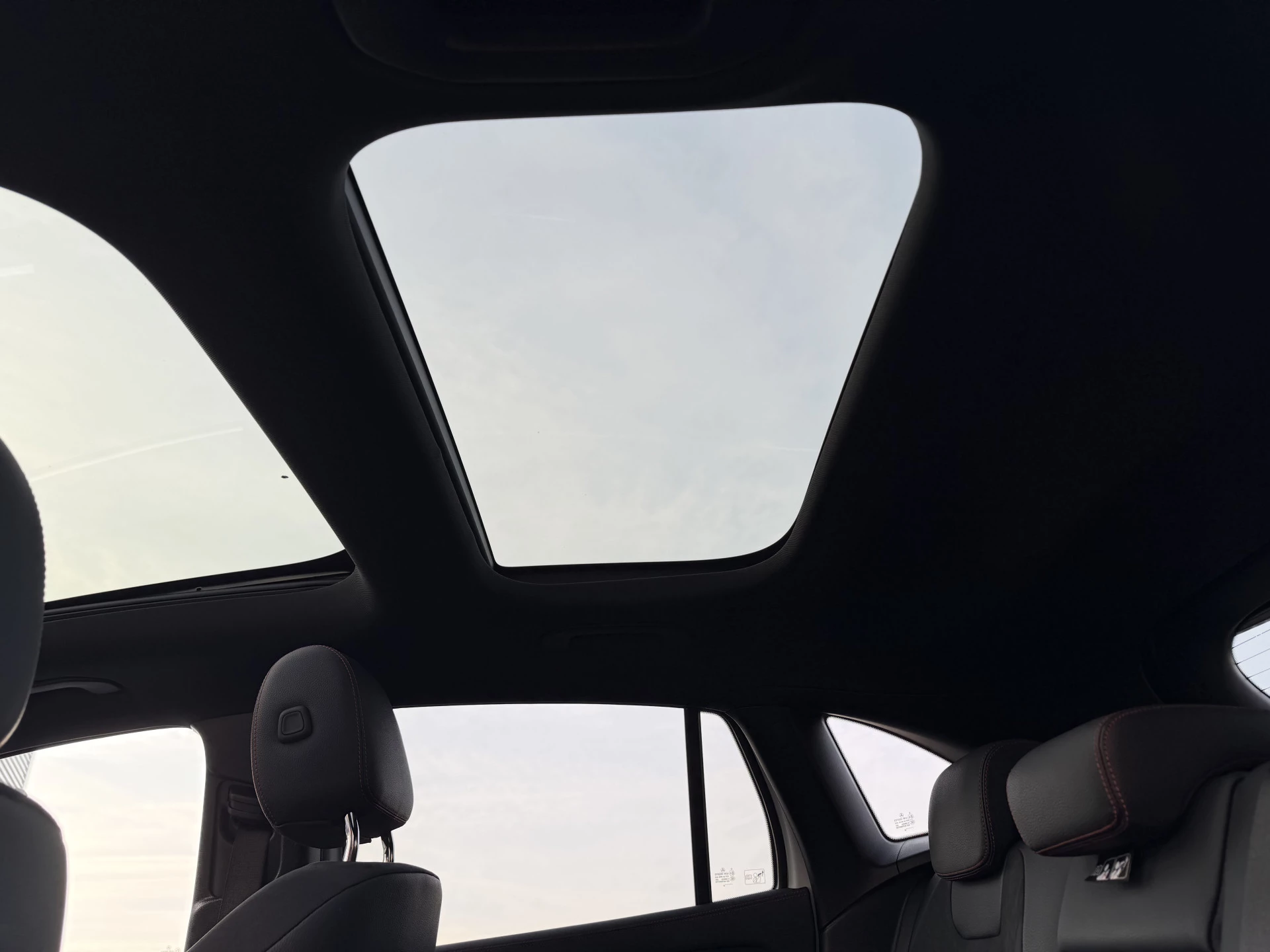 Hoofdafbeelding Mercedes-Benz EQA