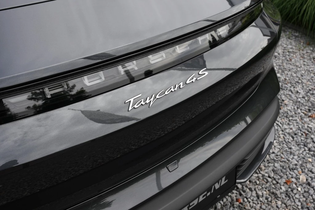 Hoofdafbeelding Porsche Taycan