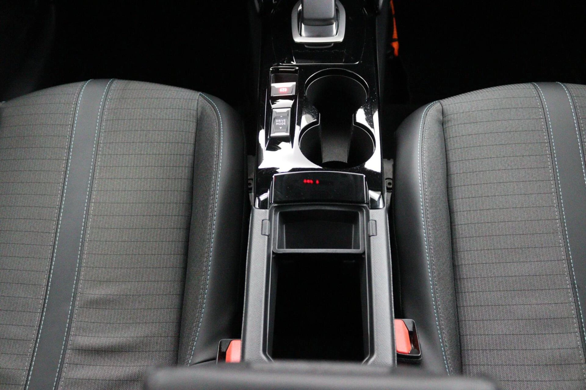 Hoofdafbeelding Peugeot e-208