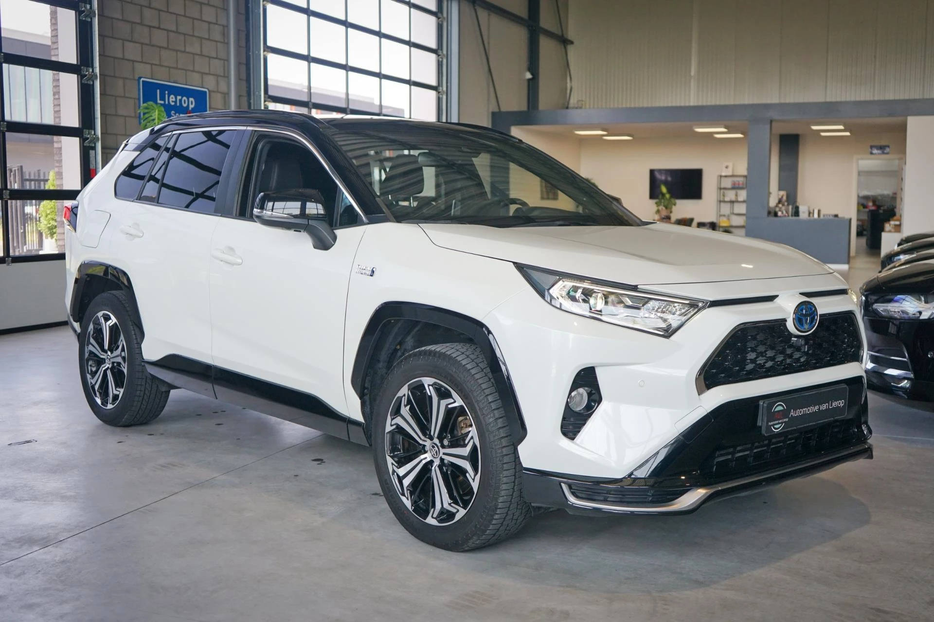 Hoofdafbeelding Toyota RAV4