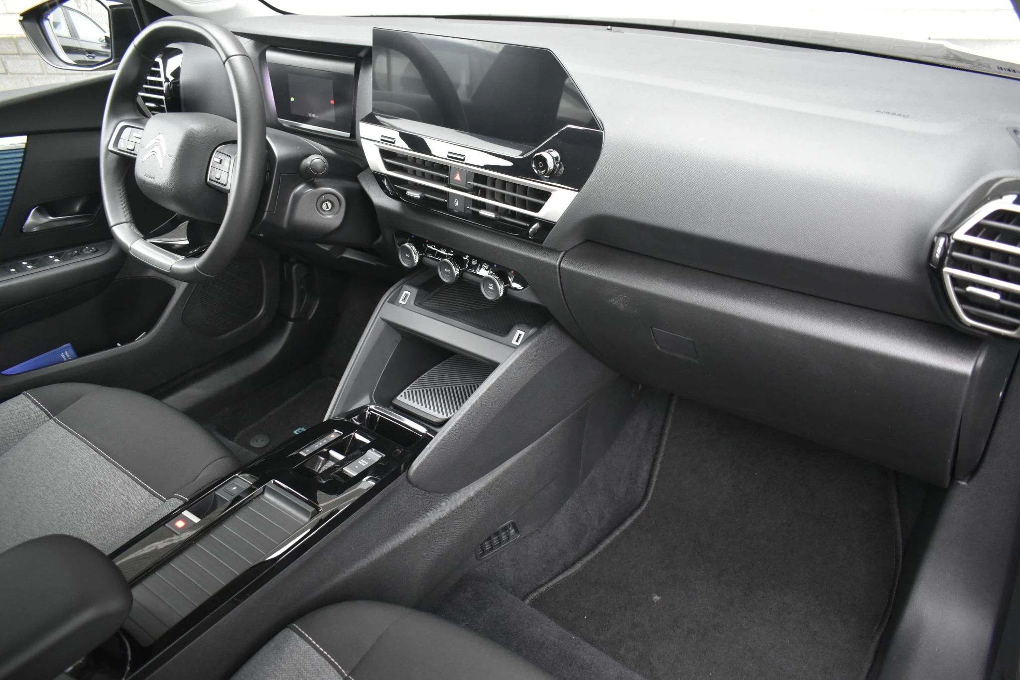 Hoofdafbeelding Citroën ë-C4 X