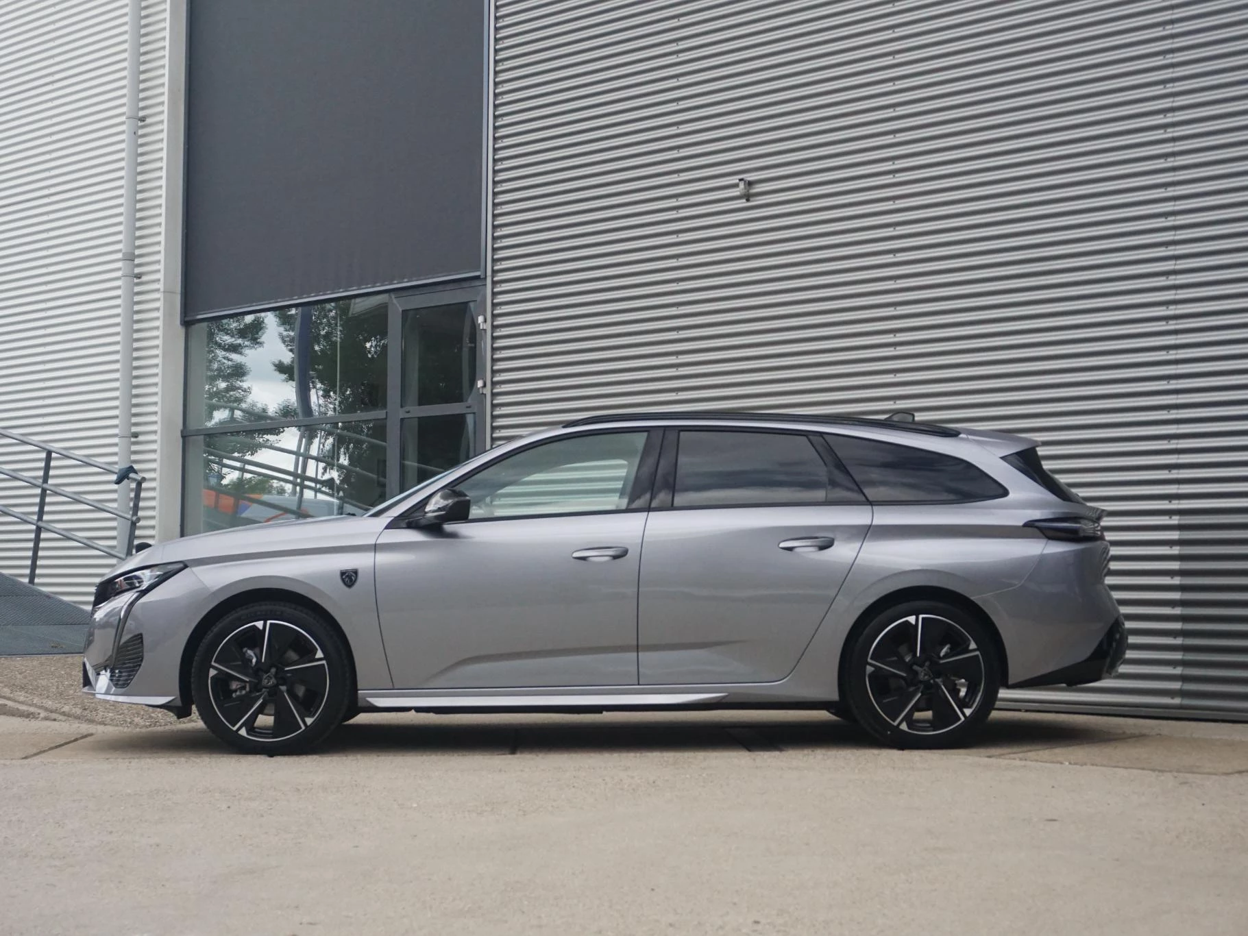 Hoofdafbeelding Peugeot e-308