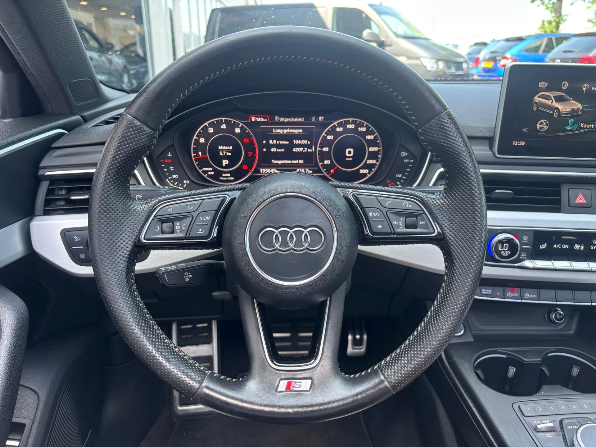 Hoofdafbeelding Audi A4