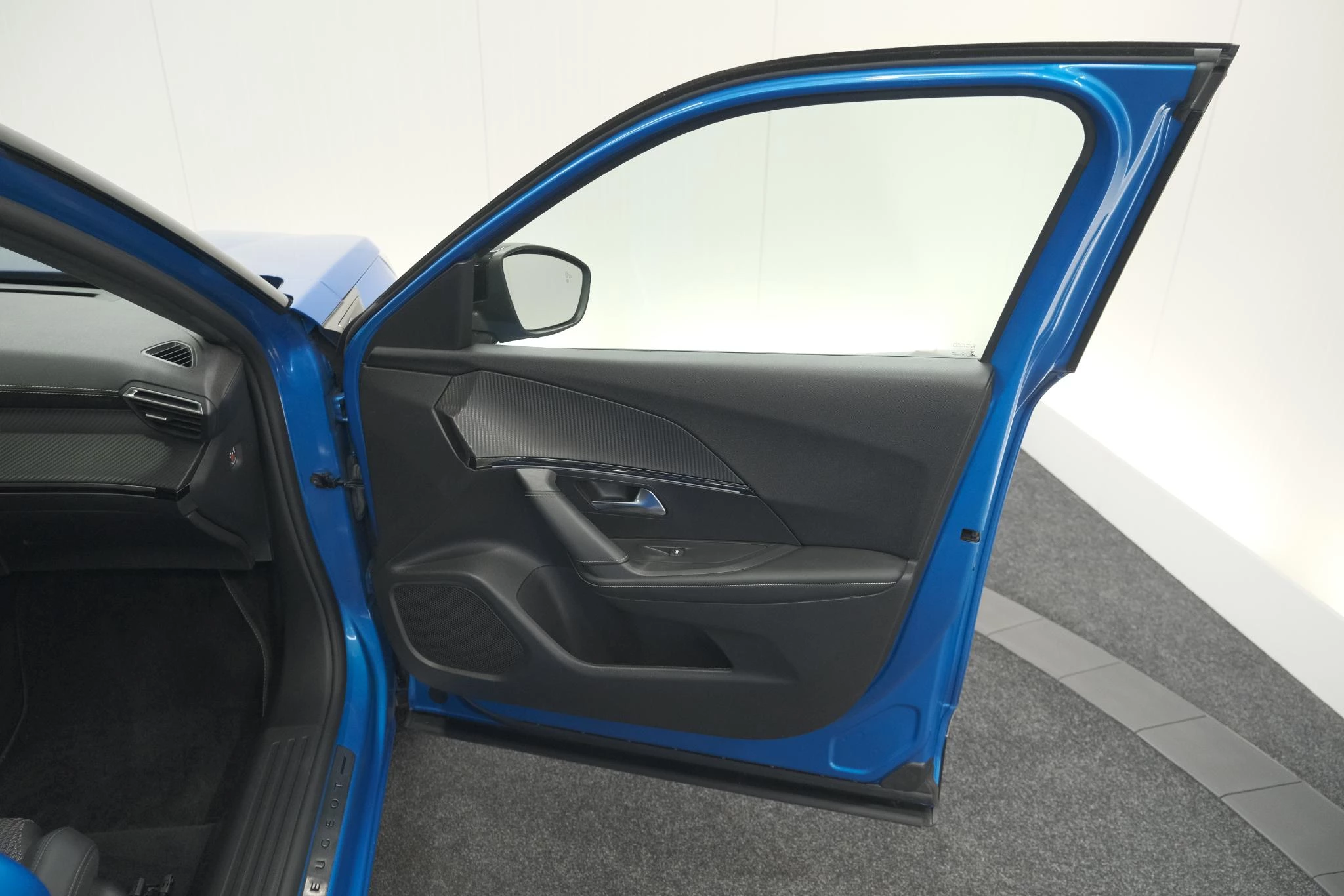 Hoofdafbeelding Peugeot e-2008