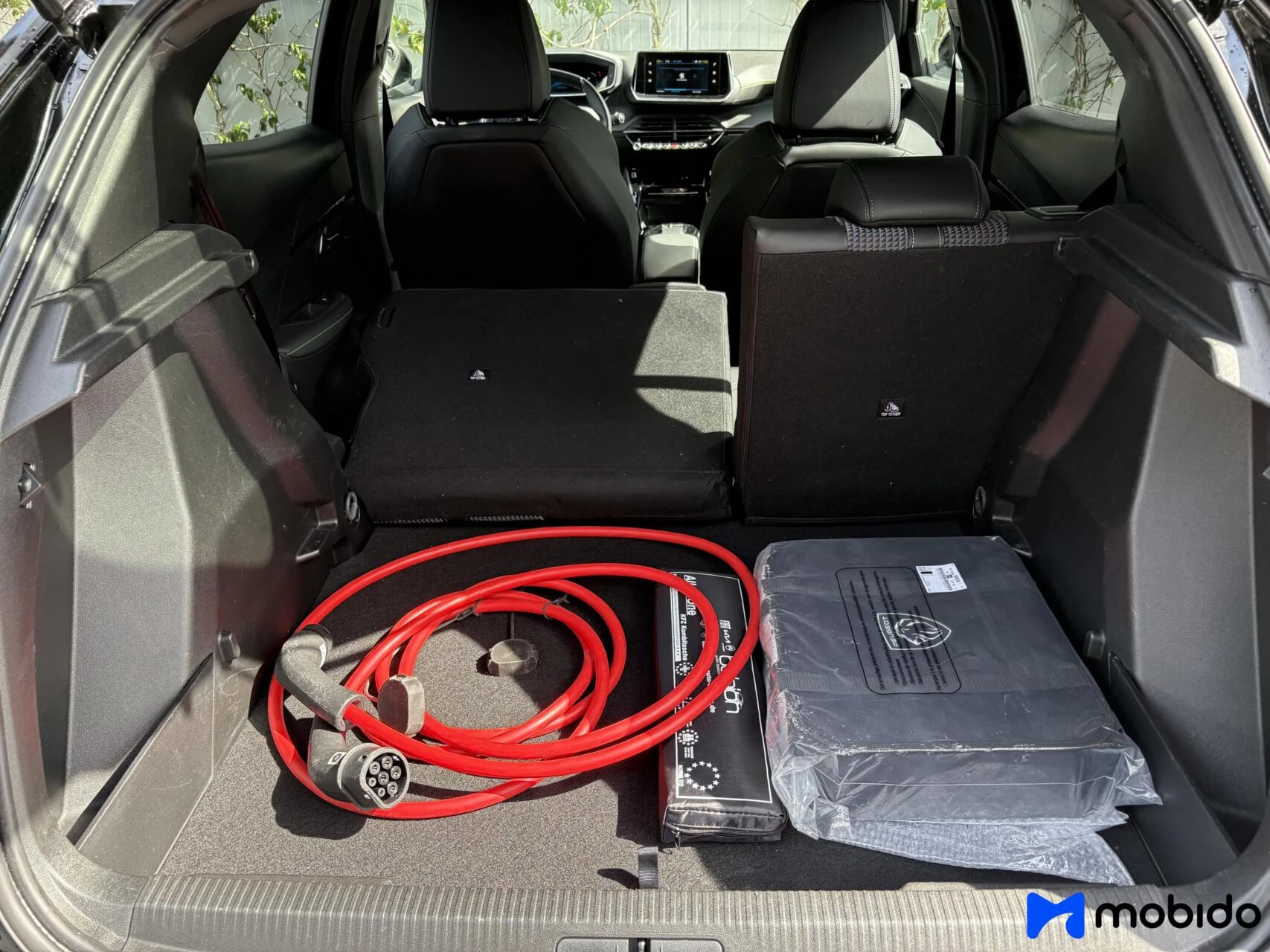 Hoofdafbeelding Peugeot e-2008