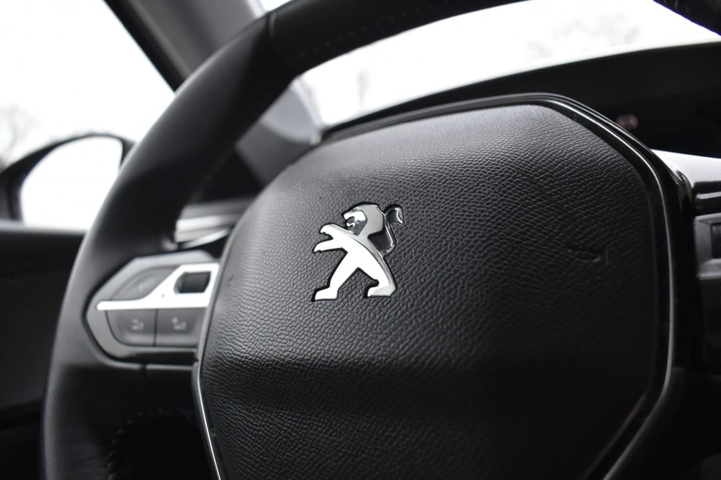 Hoofdafbeelding Peugeot e-208