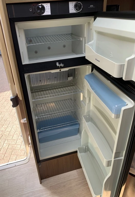 Hoofdafbeelding Roller Team T-line 255 Airco 6x Slaappl. 5 Zitpl.