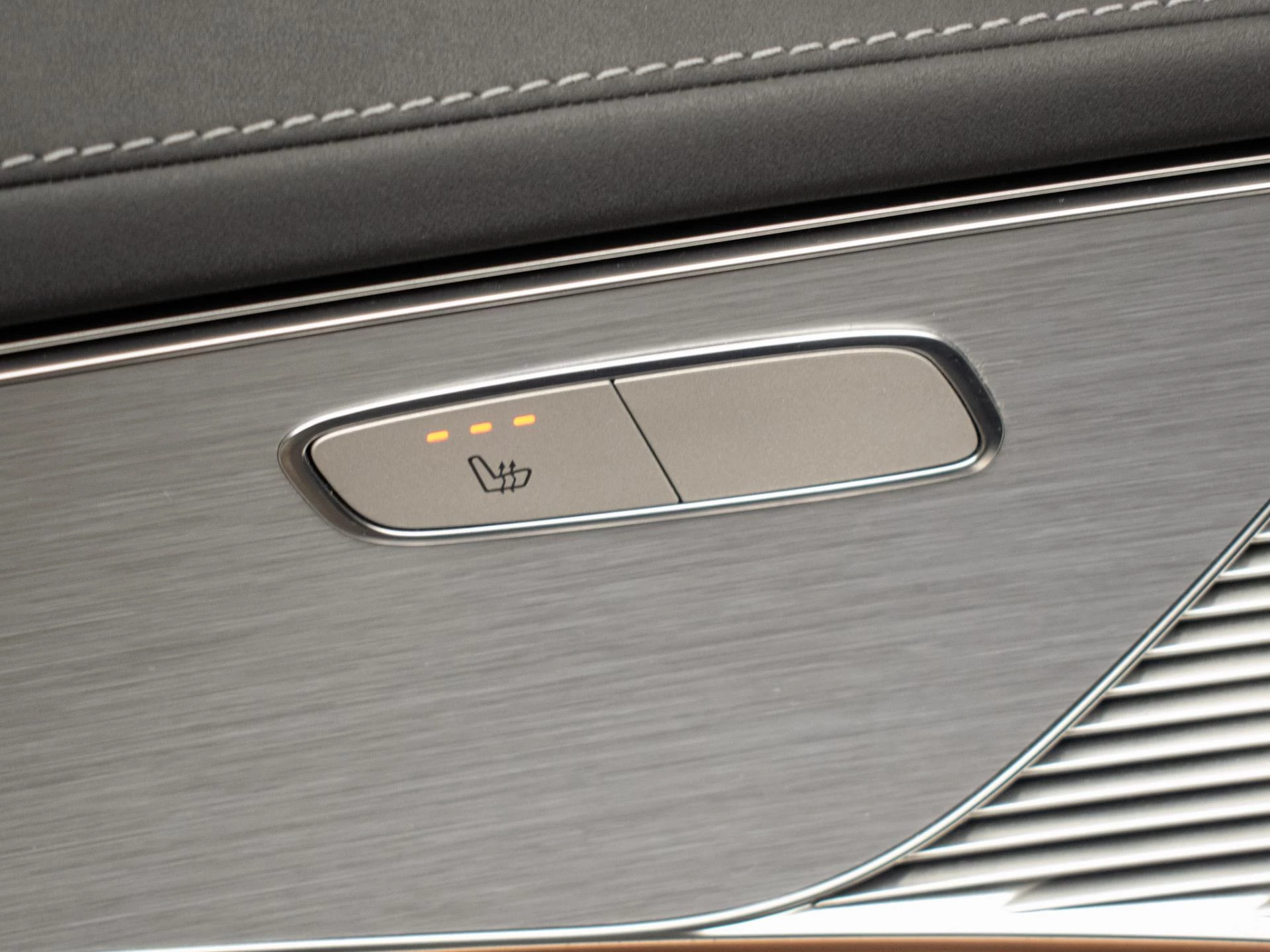 Hoofdafbeelding Mercedes-Benz EQC