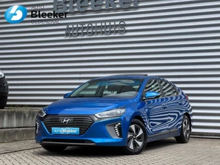 Hoofdafbeelding Hyundai IONIQ Hyundai IONIQ 1.6 GDi First Edition Carplay Trekhaak Keyless Clima
