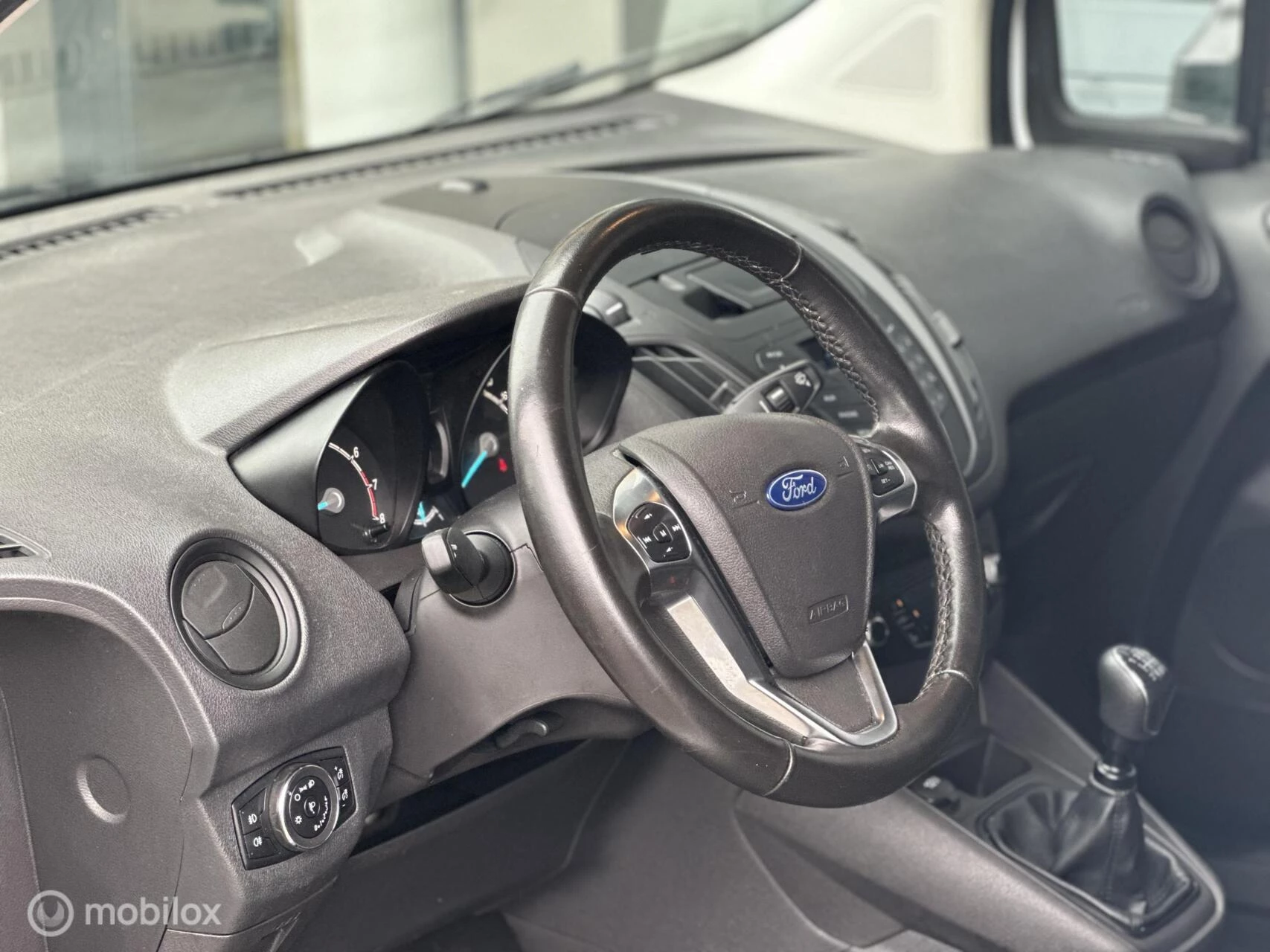 Hoofdafbeelding Ford Transit Courier