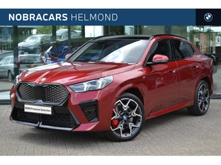 Hoofdafbeelding BMW iX2 BMW iX2 eDrive20 High Executive M Sport / Panoramadak / Adaptieve LED / M Adaptief onderstel / Comfort Access / Parking Assistant Plus / Head-Up