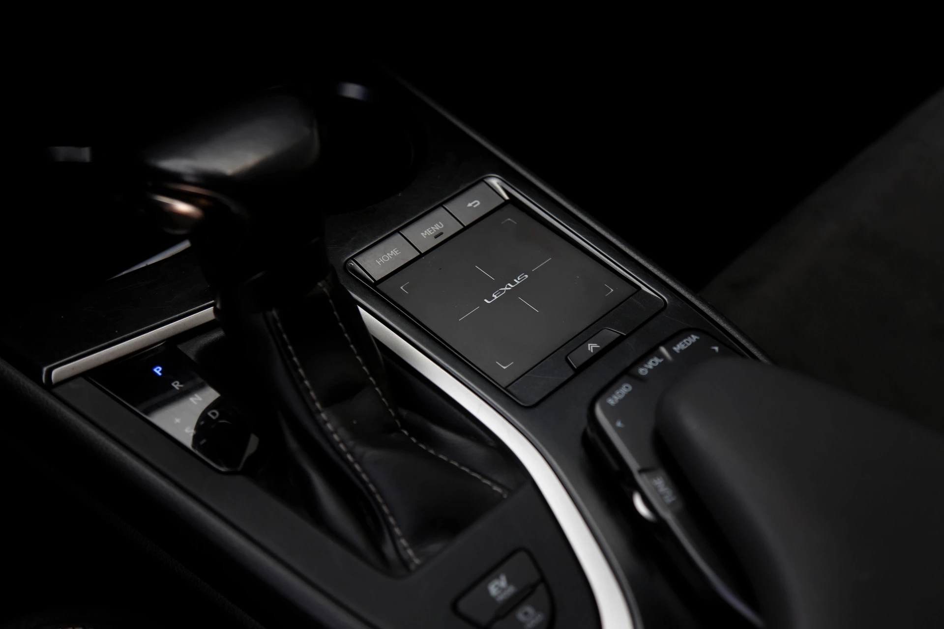Hoofdafbeelding Lexus UX
