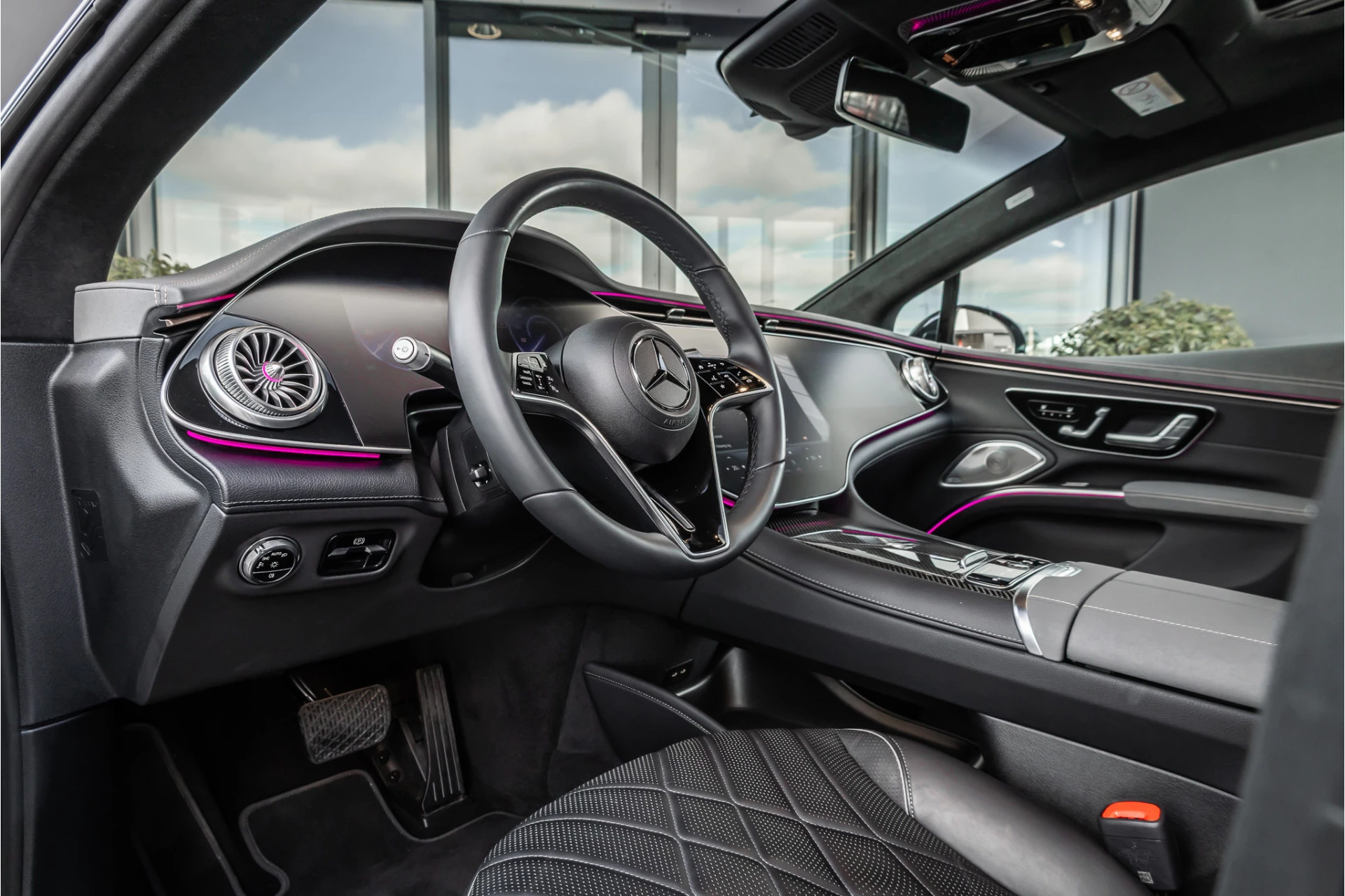 Hoofdafbeelding Mercedes-Benz EQS